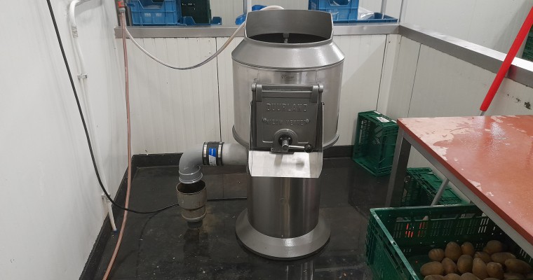 Duurland 25 kg aardappelschrapmachine Zeeland 2 - Tolkamp snijkeukentechniek