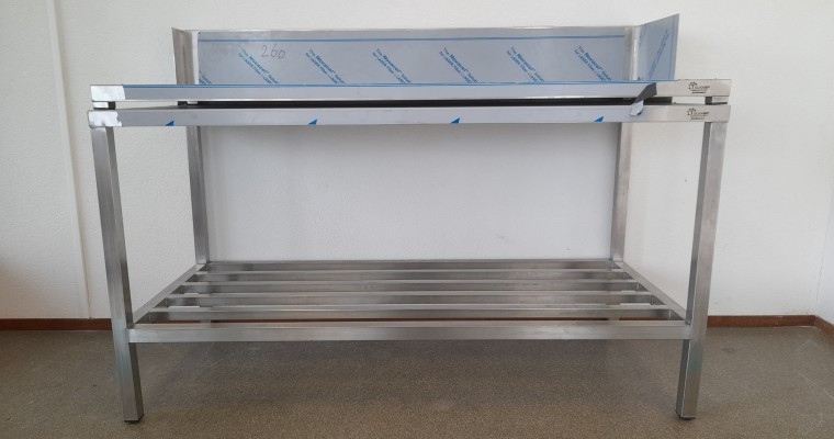 Werktafel voor bananendozen 5 - Tolkamp snijkeukentechniek