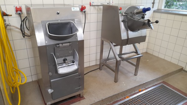 Duurland 10 kg schrapmachine en Duurland SN-1T groentesnijmachine