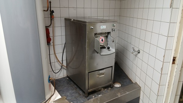 Aardappelschrapmachine op verhoging