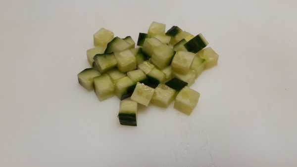 Blokjes van 12 mm gesneden met de Master groentesnijder