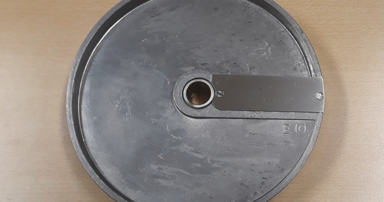 Mes 10 mm Master rauwkost snijmachine - Tolkamp snijkeukentechniek